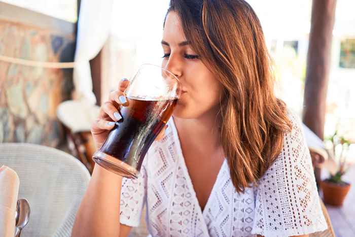 La soda dietetica può aumentare il rischio di questo tipo di cancro, nuovi studi scoprono