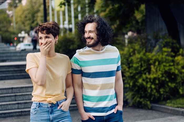 Faire cette seule chose est la clé d'un flirt réussi, dit une nouvelle étude