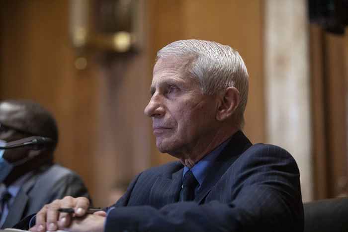 Dr. Fauci a donné ce nouvel avertissement à tous les Américains, y compris les personnes vaccinées