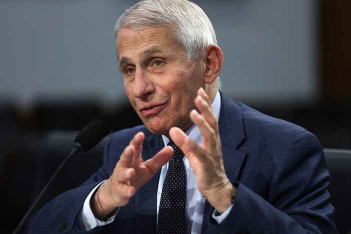 Dr. Fauci acabou de enviar esse grande aviso a todos os americanos-mesmo os vacinados