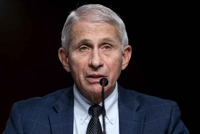 Dr. Fauci avertit que tous les Américains doivent y prêter attention maintenant