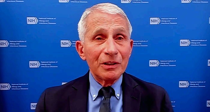 Dr. Fauci avverte tutti gli americani di farlo ora, vaccinato o no