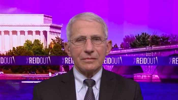 Dr. Fauci avverte tutte le persone vaccinate più di 50 per farlo proprio ora