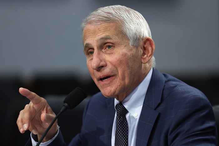 Dr. Fauci avverte che è di fondamentale importanza farlo ora vaccinato o no