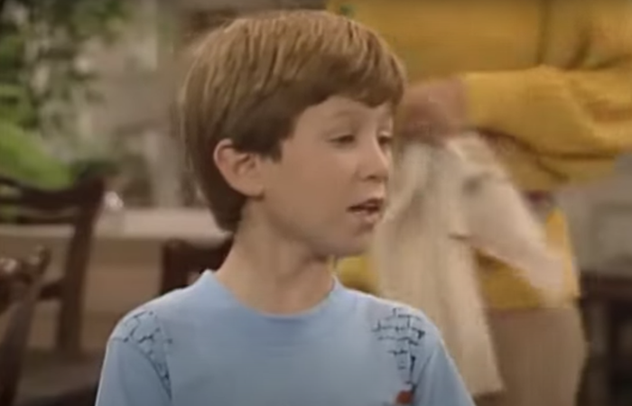 Il a joué Brian Tanner sur Alf. Voir Benji Gregory maintenant à 44.