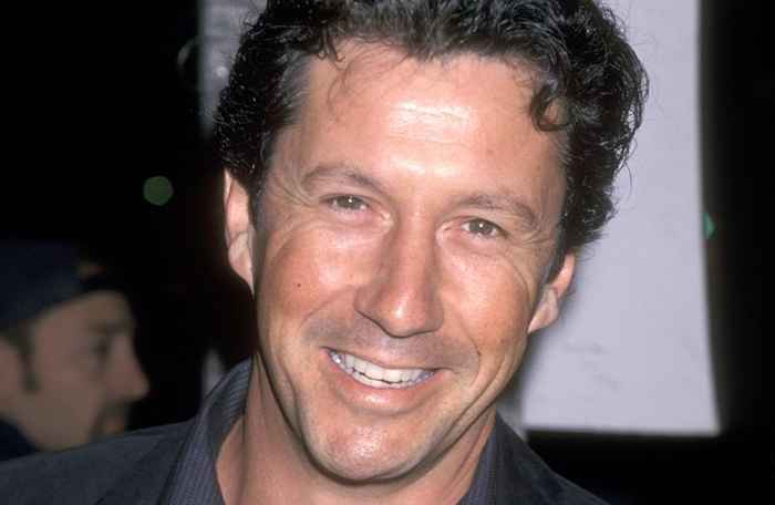 Jugó al señor. Sheffield en la niñera. Ver Charles Shaughnessy ahora a los 67.