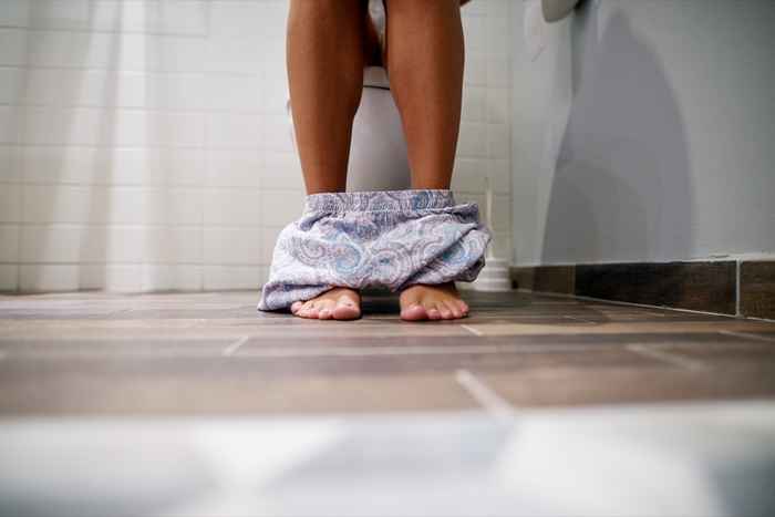 Si esto le sucede en el baño, lo revisen por cáncer, los médicos advierten