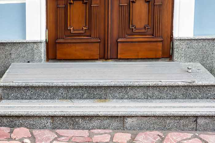 Si esto aparece en su puerta, comuníquese con la policía de inmediato