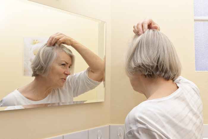 Wenn Sie über 65 Jahre alt sind, verursacht dies nicht in der Dusche, und verursacht Haarausfall