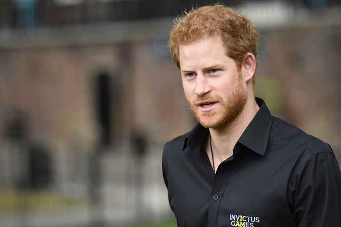 Prinz Harry hat sich gerade mit diesem königlichen Verwandten im Super Bowl wiedervereinigt