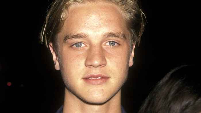 Se 90 -tallet Teen Idol Devon Sawa nå på 43