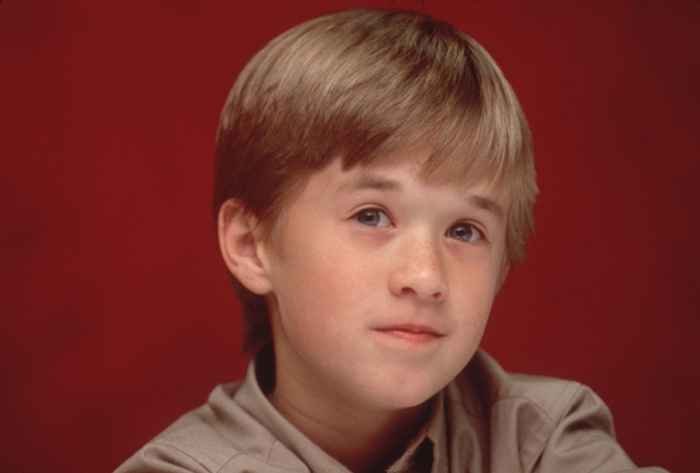 Vedi l'ex star del bambino Haley Joel Osment ora a 34 anni