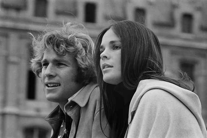 Guarda la star della storia d'amore Ali MacGraw ora a 82