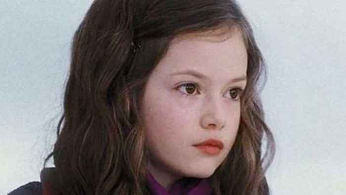 Se Renesmee fra Twilight Now at 21