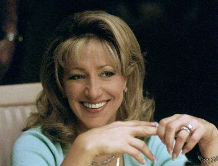 Hun spilte Carmela på Sopranos. Se Edie Falco nå på 58.