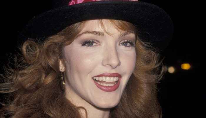 Ella jugó Casey Chappel en alas. Vea Amy Yasbeck ahora en 59.