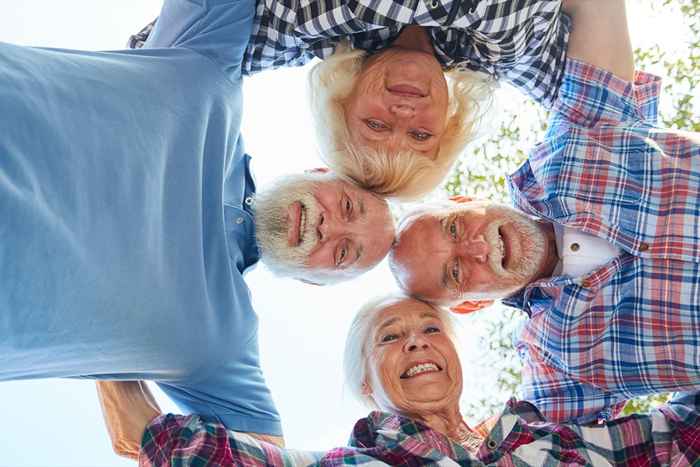 As 5 maneiras mais fáceis de fazer amigos nos seus 50 anos