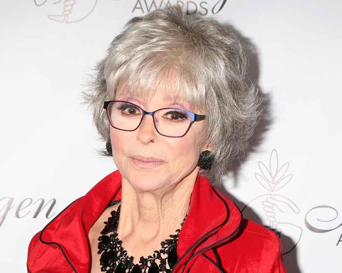 Dieses 14 -Dollar -Drogerie -Produkt hilft Rita Moreno so jung mit 90