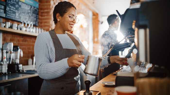 Esta cadeia de café icônica está fechando 130 locais, efetivos imediatamente