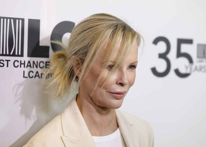 Questo è il motivo per cui non senti più da Kim Basinger