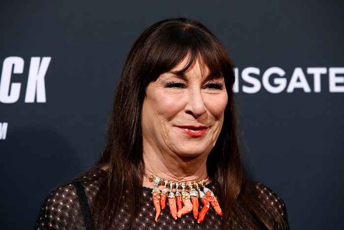 Esta estrela chamada Anjelica Huston Mean and Petty