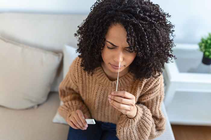 Este extraño síntoma podría ser un signo de omicrón, advierten los médicos