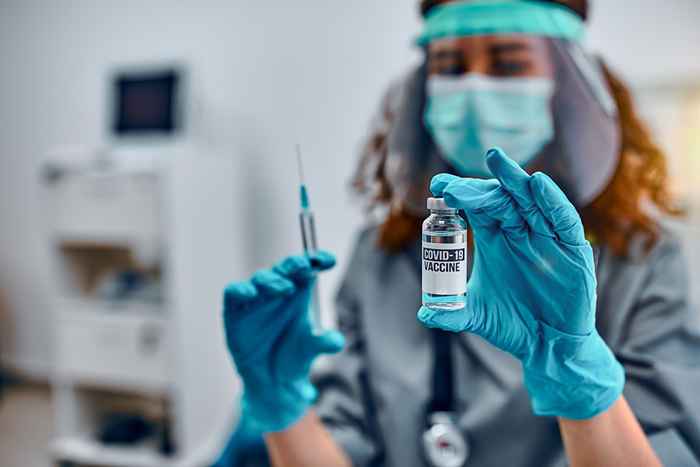 Le persone non vaccinate saranno completamente vietate da qui, a partire da febbraio. 21