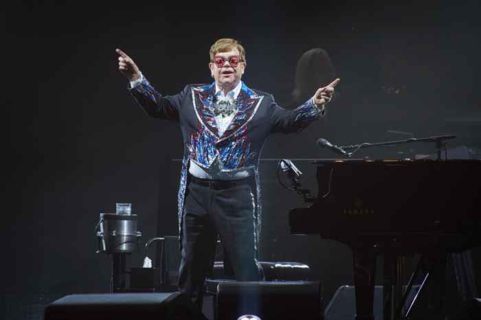 Pourquoi Elton John était à 24 heures après la mort après sa chirurgie du cancer