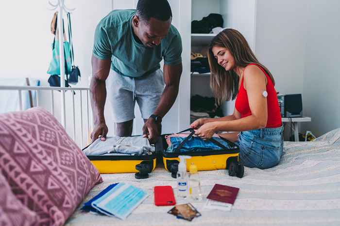 6 Dinge, die Sie niemals für einen Flug packen sollten, sagen Experten