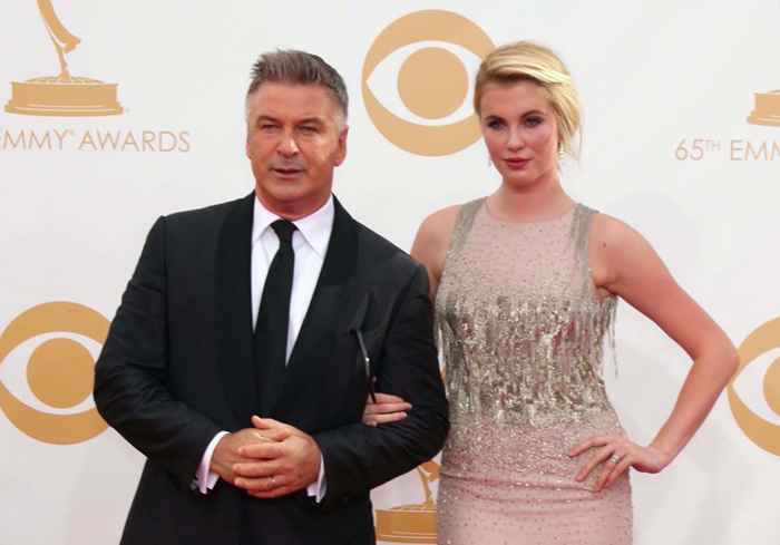 Alec Baldwin y Kim Basinger no aprueban el Instagram de Irlanda Baldwin