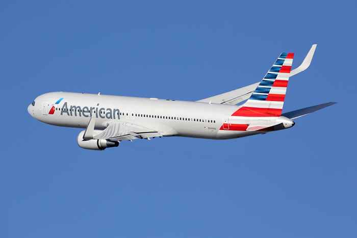 Le PDG d'American Airlines vient de dire quand vous pouvez arrêter de porter un masque sur les vols