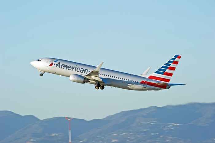 American Airlines sta tagliando queste 27 percorsi di volo, a partire da gennaio. 4