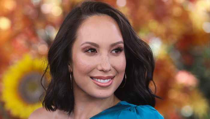 Cheryl Burke sier at hun var ute av linjen for å smelle denne dwts celeb