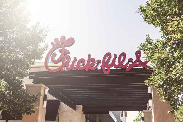 Os clientes Chick-fil-A estão indignados com o fato de a cadeia de fast-food estar fazendo isso