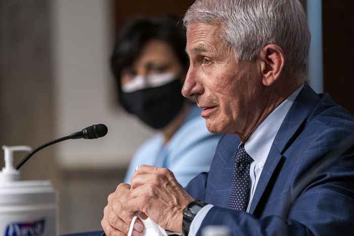 DR. Fauci hat gerade eine neue Warnung an alle Amerikaner herausgegeben-selbst wenn sie gesteigert werden