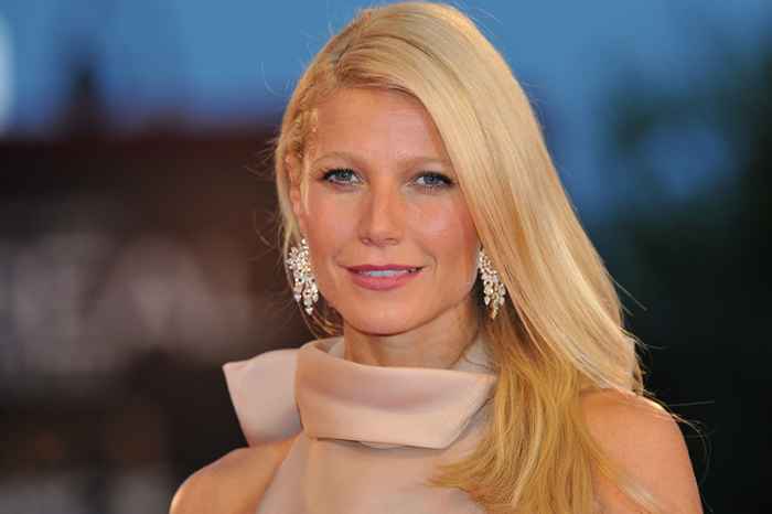 La figlia di Gwyneth Paltrow ha appena compiuto 17 anni e assomiglia esattamente a lei