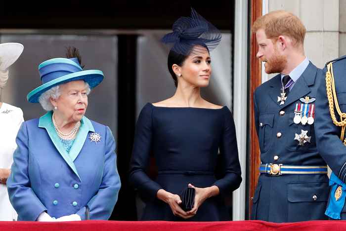 Harry & Meghan forlot kongefamilien etter at dronningen gjorde dette, sier kilder