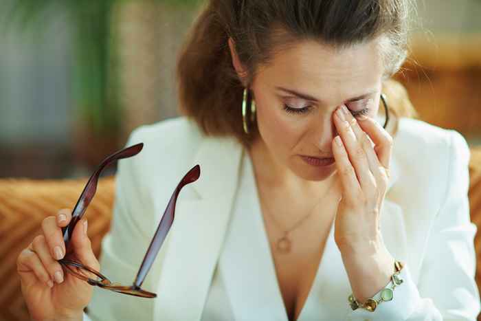 Se você sentir dor aqui, pode estar machucando seus olhos, os médicos dizem