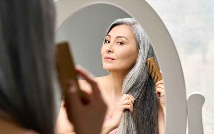 Si tienes el pelo gris grueso, estos 4 productos lo harán más suave