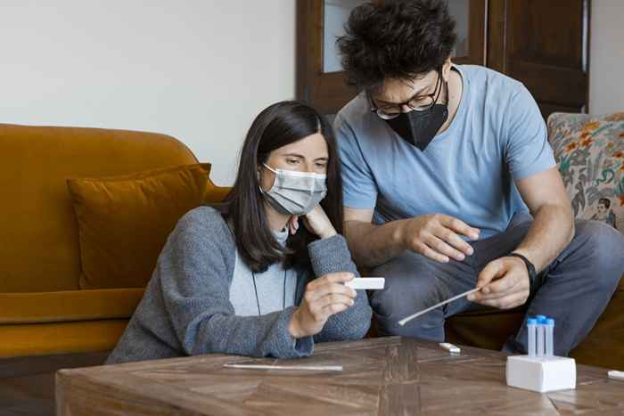 Se você perceber isso depois de fazer um teste covid, ligue para o controle de veneno