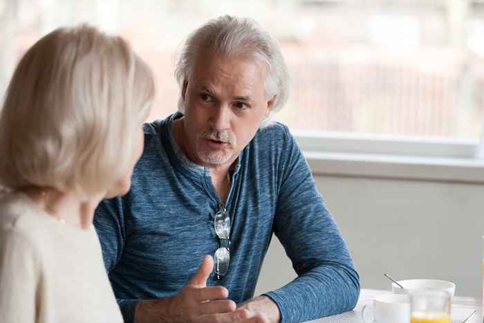 Si vous le remarquez pendant que vous parlez, soyez vérifié pour la démence