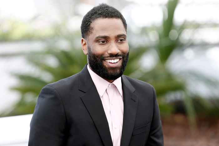 John David Washington dit qu'il détestait faire des scènes de sexe dans son nouveau film