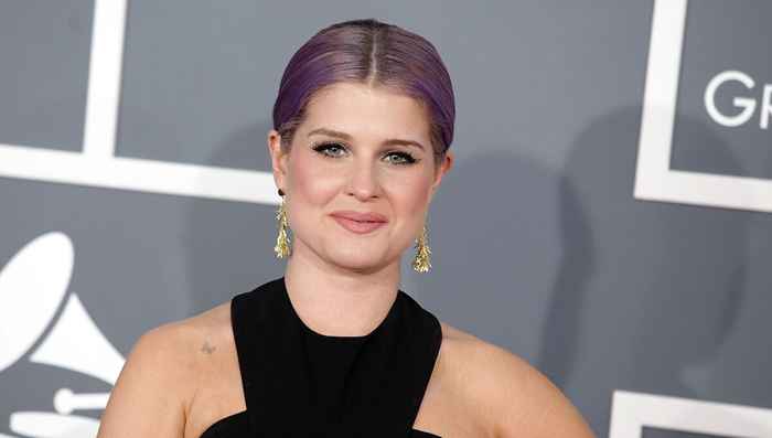 Kelly Osbourne avslører at hun ikke snakker med dette familiemedlemmet