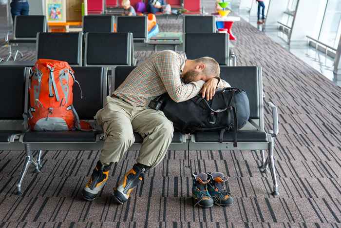 Le principali compagnie aeree stanno annullando tonnellate di voli in questo momento, non è