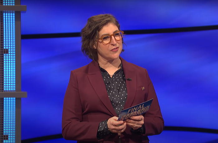 Mayim Bialik hat gerade ihr Schweigen auf die Gefahr gebrochen! Hosting Skandal