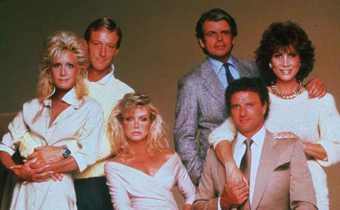 Michele Lee interpretó a Karen en Knots Landing. Mira ahora a los 79.