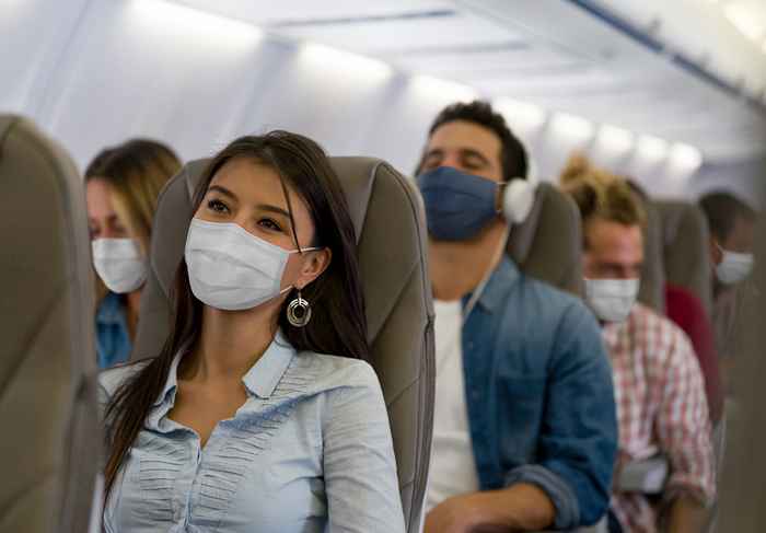 Nunca hagas esto en un avión, el médico de enfermedades infecciosas advierte