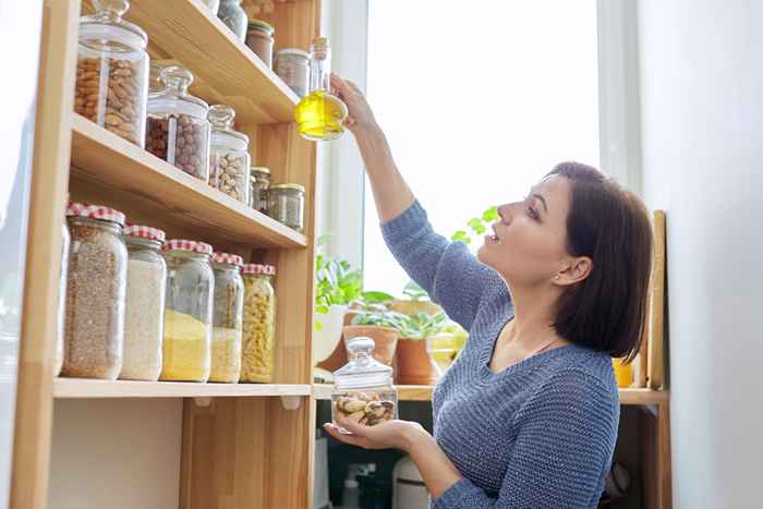 Ne stockez jamais ce type d'huile populaire dans votre garde-manger, avertissent les experts