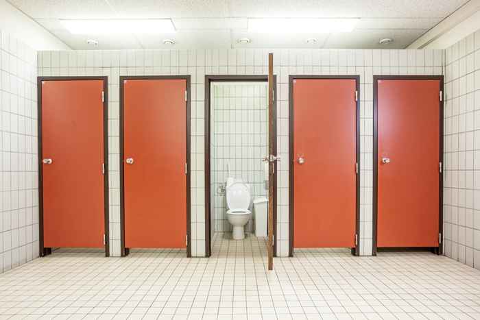 N'utilisez jamais ce stand dans une salle de bain publique, avertissent les experts