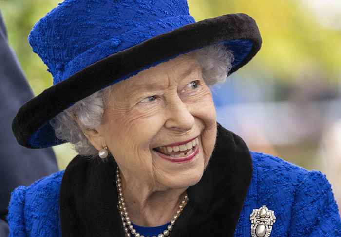 Queen Elizabeth trat gerade in Bezug auf gesundheitliche Probleme ein seltenes öffentliches Erscheinungsbild auf